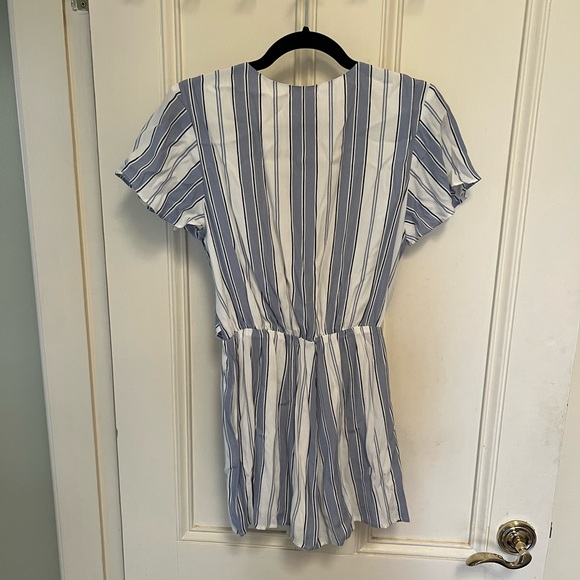 Striped romper size Small - Picture 2 of 3